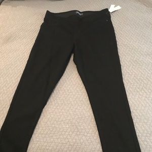 Old Navy 16 Black Pull-on Skinny Jeans